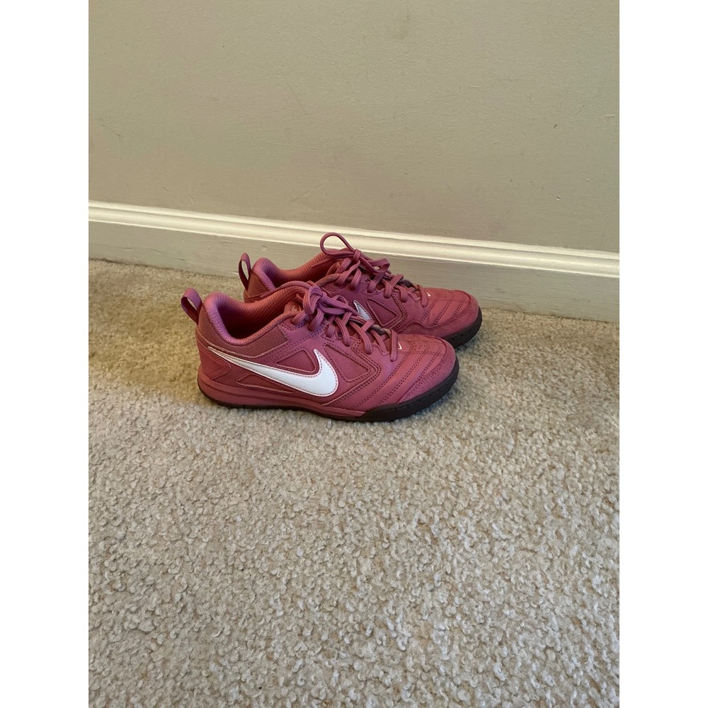 Nike Gato girls Shoes size 3y3 youth